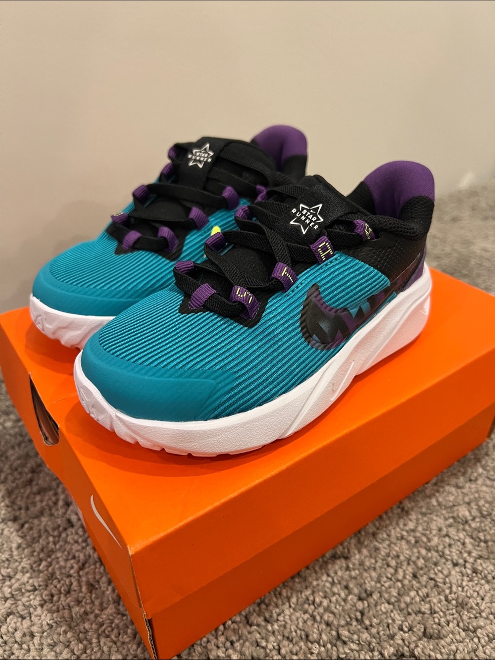 Nike Kids Star Runner size 9c